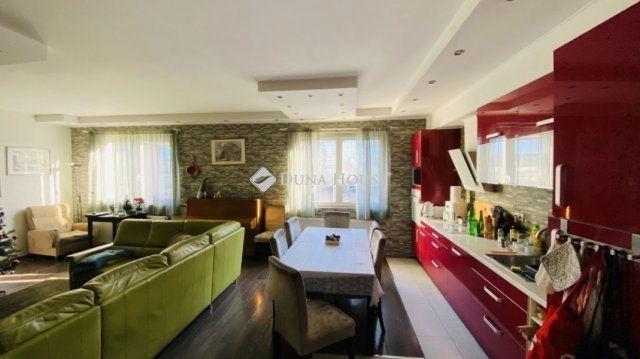 Eladó téglalakás, Budapesten, XIV. kerületben 180 M Ft, 4 szobás