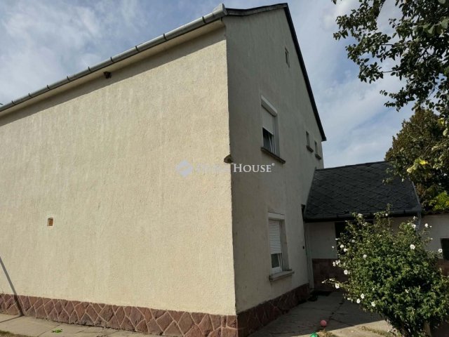 Eladó családi ház, Győrött 114.9 M Ft, 5 szobás