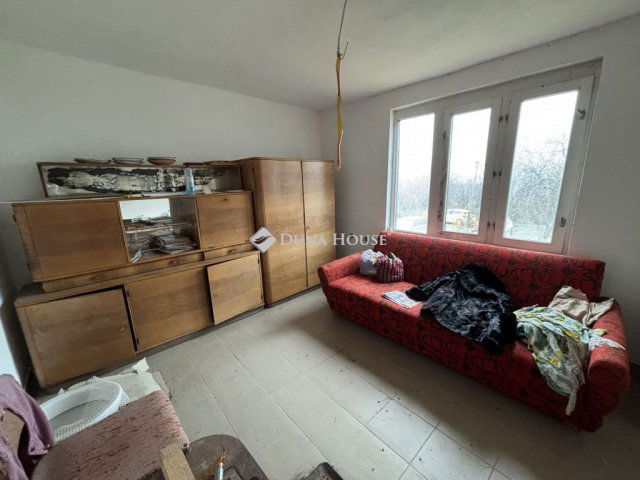 Eladó nyaraló, Vértesszőlősön, Baromállási dűlőn 17 M Ft