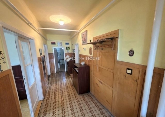 Eladó családi ház, Monoron 89.9 M Ft, 6 szobás