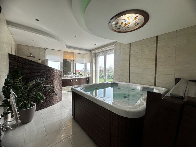 Eladó családi ház, Alsópáhokon 439 M Ft, 3+1 szobás