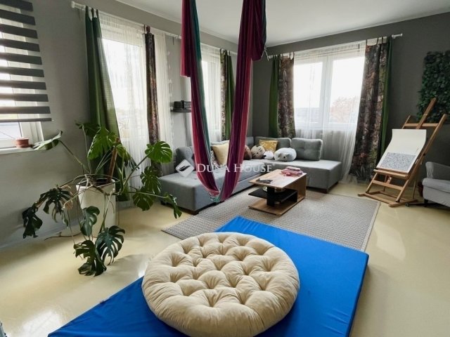 Eladó családi ház, Székesfehérvárott 199.99 M Ft, 5 szobás