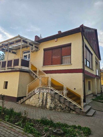 Eladó családi ház, Zagyvarékason 35.99 M Ft, 5 szobás