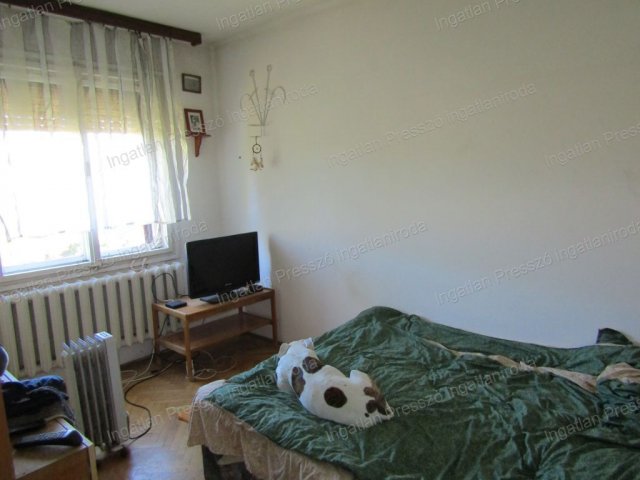 Eladó téglalakás, Sümegen 40 M Ft, 4 szobás