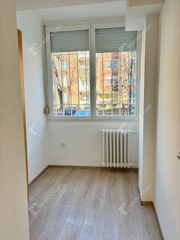 Eladó téglalakás, Tatabányán 37.99 M Ft, 3 szobás
