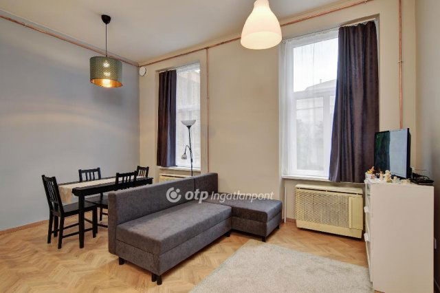 Eladó téglalakás, Budapesten, VIII. kerületben 74 M Ft, 4 szobás