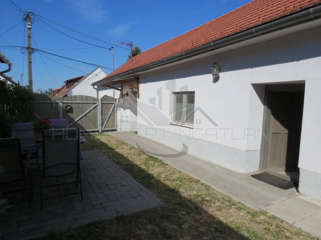 Eladó családi ház, Csopakon 81.9 M Ft, 2 szobás