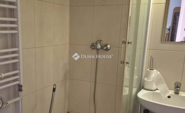 Eladó panellakás, Szegeden 35.9 M Ft, 1 szobás