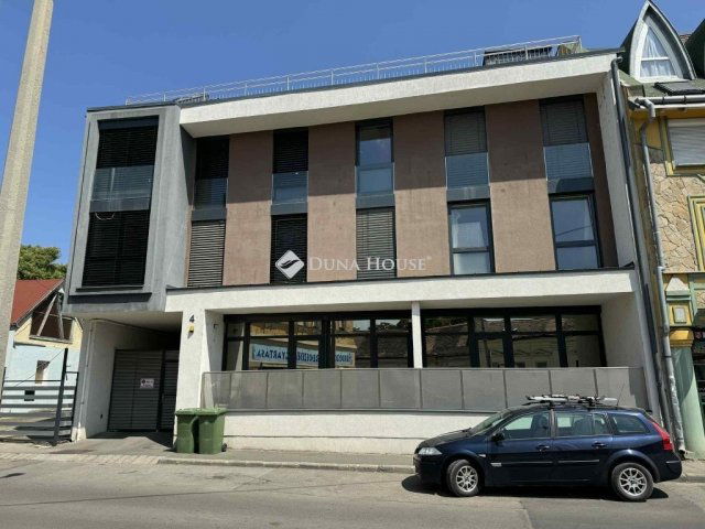 Kiadó téglalakás, albérlet, Pécsett 230 E Ft / hó, 2 szobás