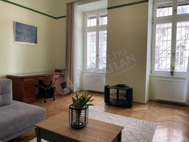 Kiadó téglalakás, albérlet, V. kerületben, Zrínyi utcában