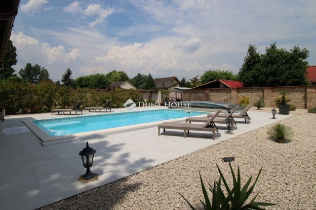 Eladó családi ház, Szatymazon 148 M Ft, 5 szobás