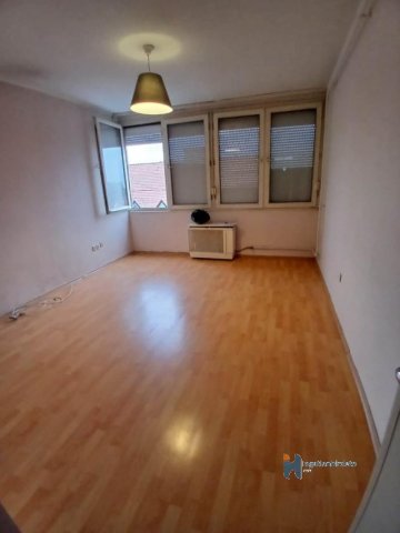 Eladó téglalakás, Hatvanban 36.9 M Ft, 3 szobás