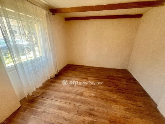 Eladó családi ház, Jászberényben 18.99 M Ft, 2 szobás