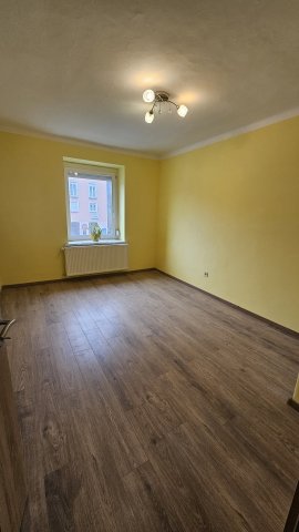 Eladó téglalakás, Komlón, Tompa Mihály utcában 50 M Ft