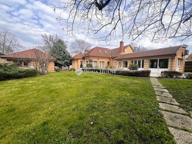 Eladó családi ház, Dorogon 154.9 M Ft, 6 szobás