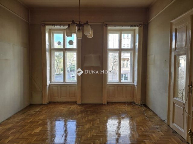 Eladó téglalakás, Budapesten, VII. kerületben 75 M Ft, 2 szobás