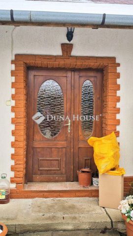 Eladó családi ház, Csomádon, József Attila utcában 160 M Ft