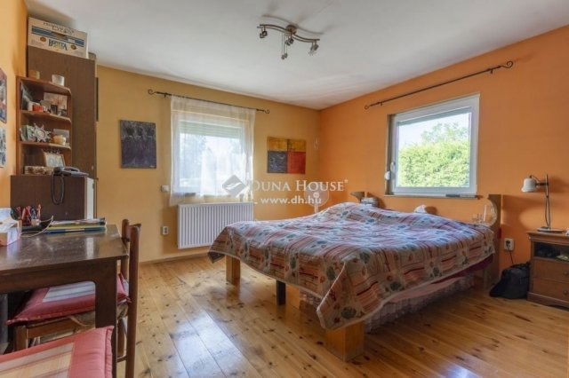 Eladó családi ház, Úrhidán 94.9 M Ft, 6 szobás