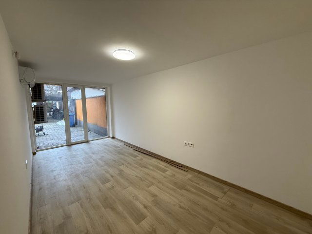 Eladó üzlethelyiség, Nyíregyházán 41.5 M Ft, 2 szobás