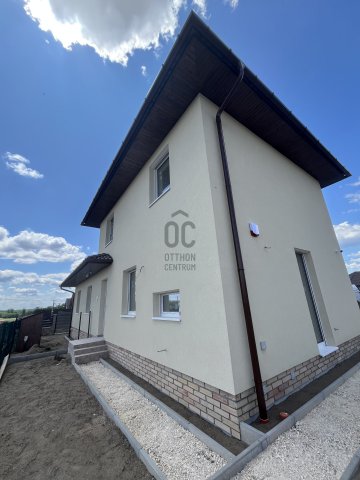 Eladó ikerház, Vácrátóton 92.925 M Ft, 5 szobás