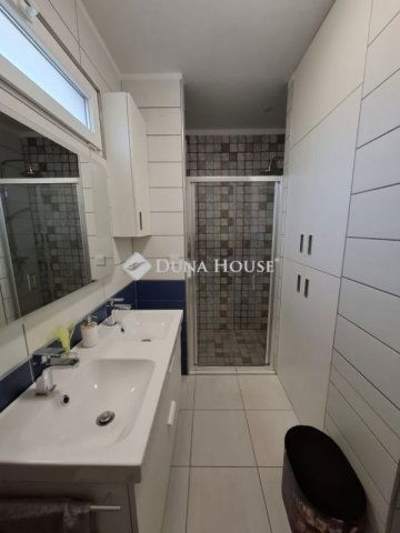 Eladó családi ház, Csatáron 98.5 M Ft, 2+3 szobás