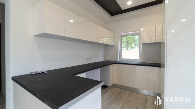 Eladó családi ház, Siófokon 119 M Ft, 5 szobás
