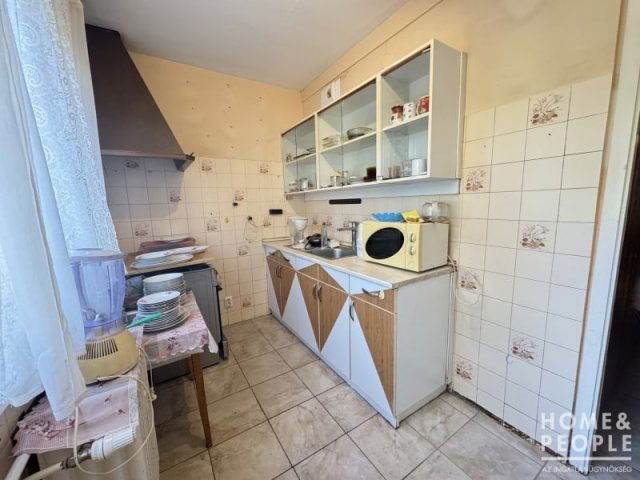 Eladó téglalakás, Szegeden 53.5 M Ft, 3 szobás