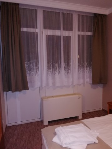 Eladó hotel, Zalakaroson 34.9 M Ft / költözzbe.hu