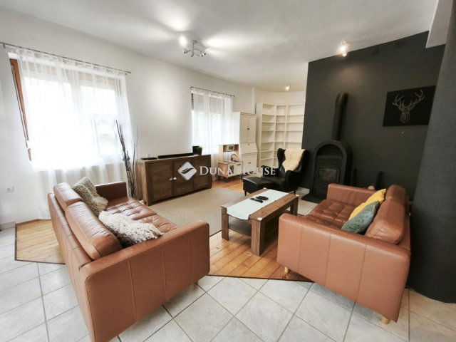 Eladó családi ház, Adonyban 73.9 M Ft, 4 szobás