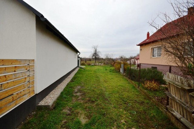 Eladó telek, Adonyban 8 M Ft / költözzbe.hu