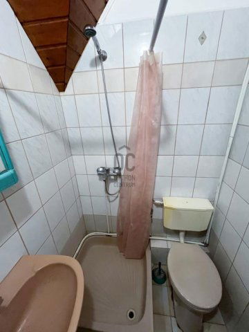 Eladó családi ház, Szigetszentmiklóson 57.9 M Ft, 7 szobás