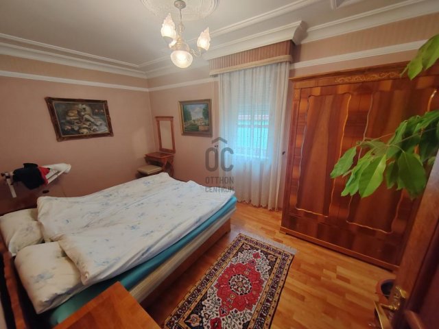 Eladó családi ház, Cegléden 125 M Ft, 6 szobás