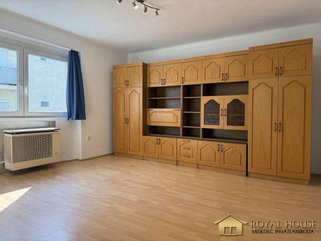 Kiadó téglalakás, albérlet, Miskolcon 100 E Ft / hó, 2 szobás