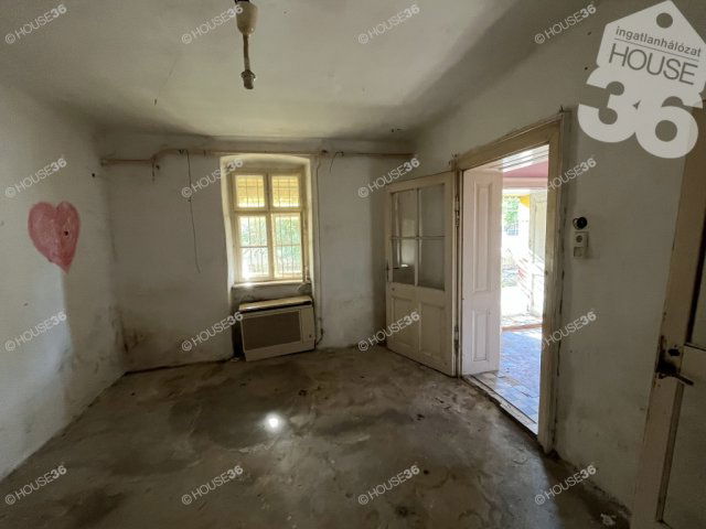 Eladó családi ház, Nagykőrösön 16 M Ft, 2 szobás