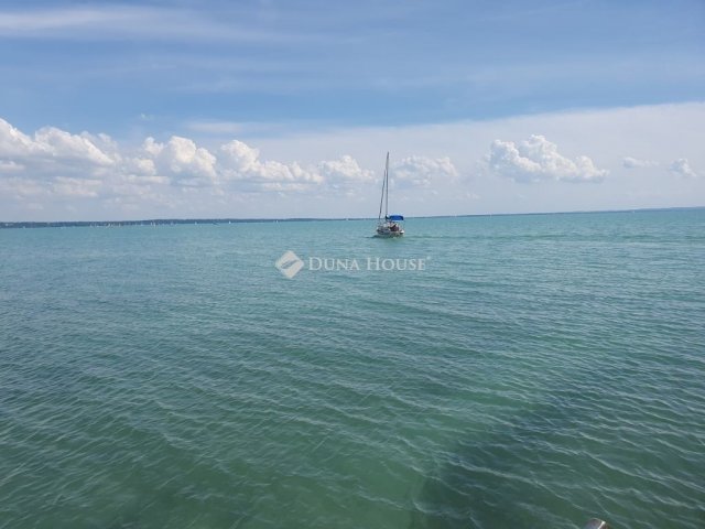Eladó családi ház, Balatonkenesén 499 M Ft, 3 szobás