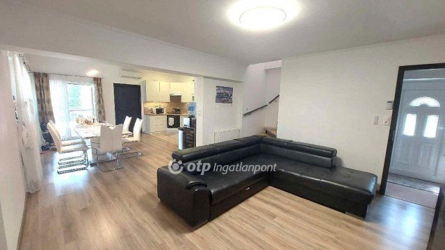 Eladó családi ház, Szentendrén 159.9 M Ft, 4+1 szobás