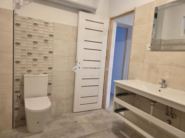 Eladó családi ház, Fonyódon 99 M Ft, 5 szobás