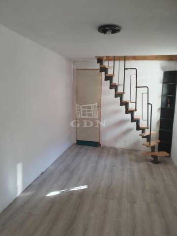 Eladó családi ház, Budapesten, IV. kerületben 62.5 M Ft