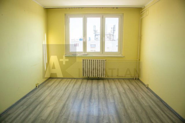 Eladó panellakás, Szegeden 41.5 M Ft, 2 szobás