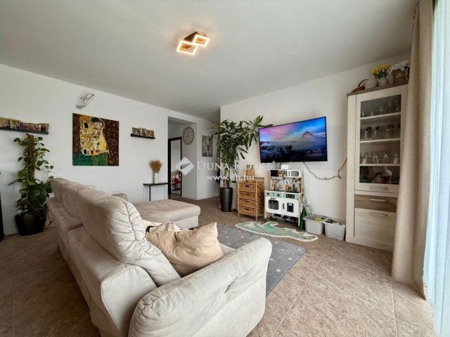 Eladó családi ház, Veszprémben 114.99 M Ft, 4 szobás