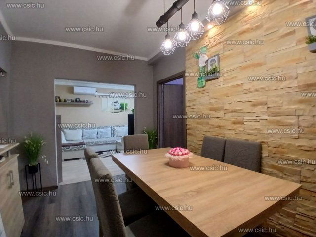 Eladó téglalakás, Dunakeszin 74.7 M Ft, 3 szobás