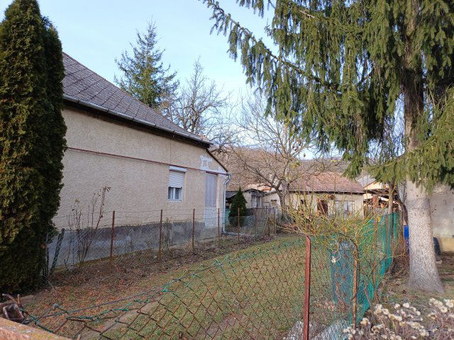 Eladó családi ház, Ivádon 13.5 M Ft, 2 szobás
