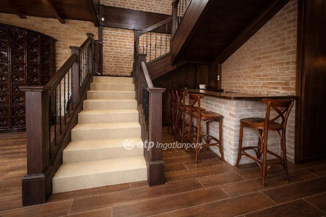 Eladó családi ház, Monostorpályin 600 M Ft, 8+3 szobás