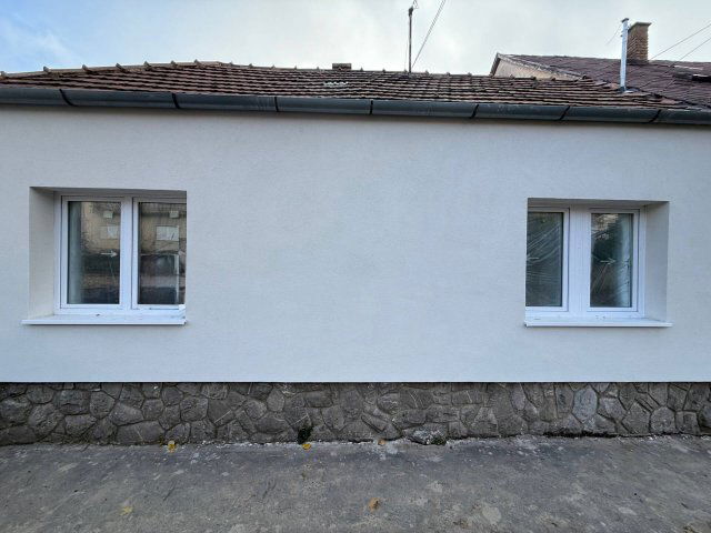 Eladó téglalakás, Pécsett 89.9 M Ft, 4 szobás