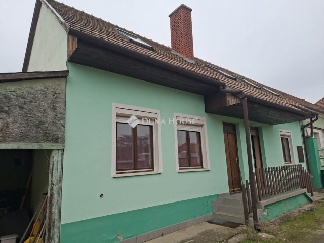 Eladó családi ház, Szombathelyen 45.9 M Ft, 3 szobás