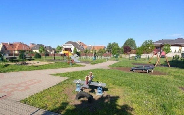 Eladó téglalakás, Budapesten, XVIII. kerületben 100 M Ft