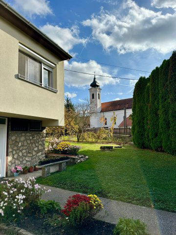 Eladó családi ház, Bakonybélben 91.5 M Ft, 5 szobás