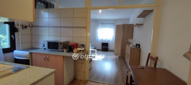 Kiadó téglalakás, albérlet, Szekszárdon 100 E Ft / hó