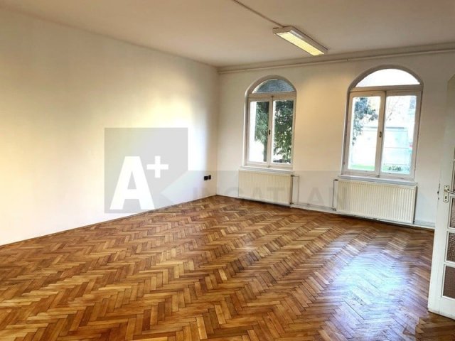 Kiadó iroda, Szegeden 440 E Ft / hó, 8 szobás