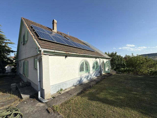 Eladó családi ház, Szentendrén 114.9 M Ft, 4 szobás